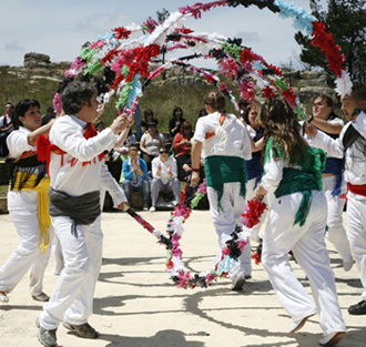 Danza de los Arcos en Camarias